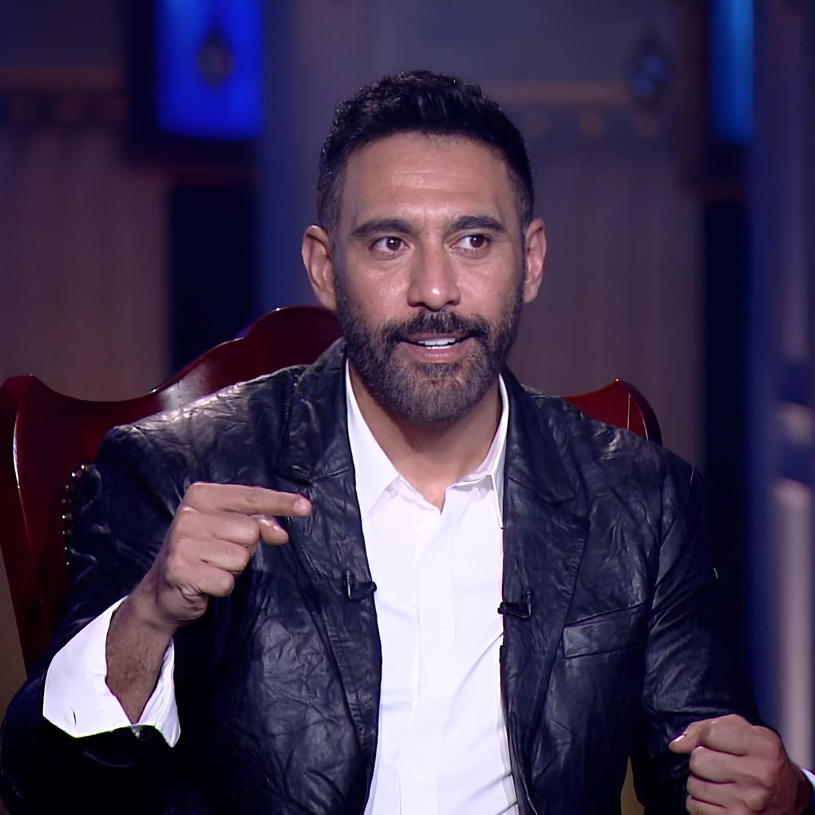 عمرو مصطفى يصعّد أزمة «طب بحبك».. بيان قانوني بشأن حقوق الملكية والمطالبة بحذف العمل
