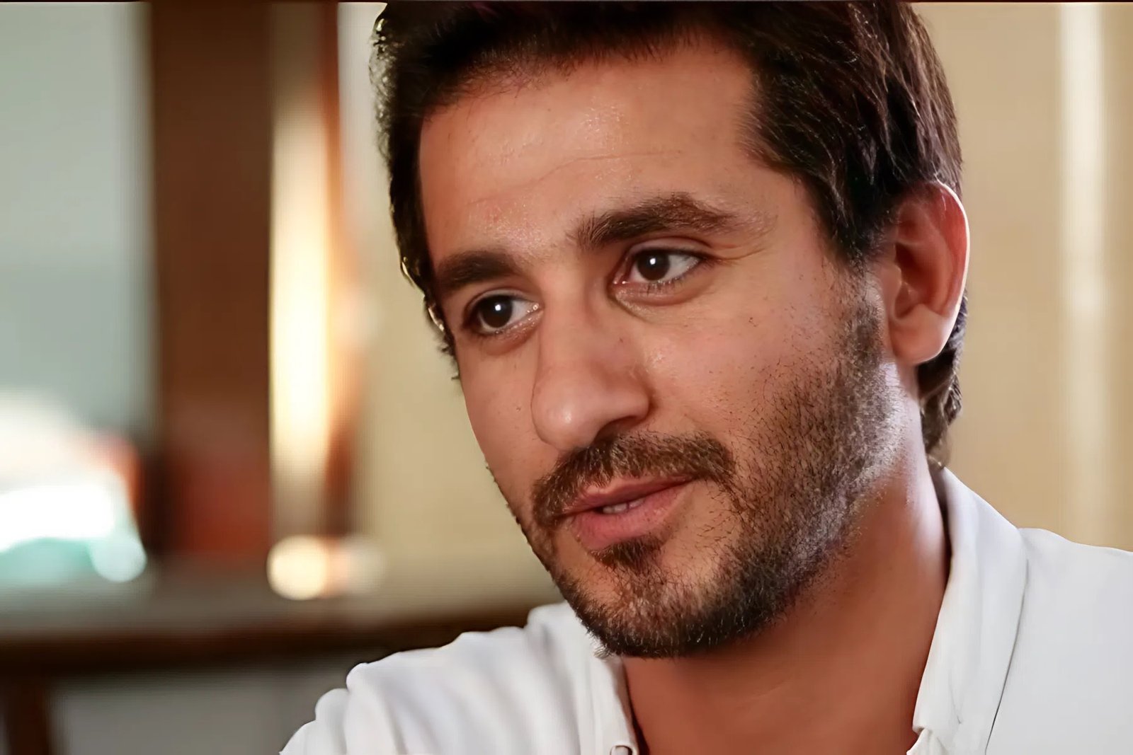 أحمد حلمي يكشف تطورات «حدوتة» و«أضعف خلقه» ويستعد لعودة جديدة إلى المسرح