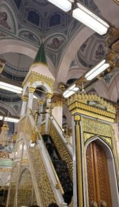 يارا السكري في مكة والمدينة.. صور من رحلة إيمانية توثق أجمل لحظاتها