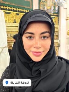 يارا السكري في مكة والمدينة.. صور من رحلة إيمانية توثق أجمل لحظاتها