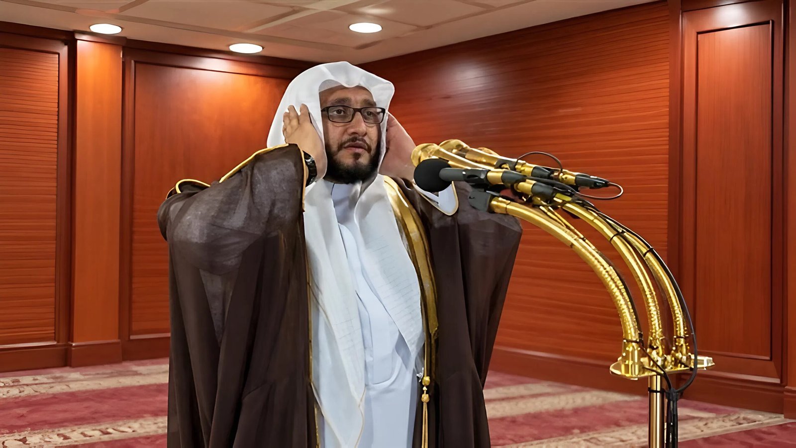 وفاة الشيخ إبراهيم المدني مؤذن المسجد الحرام.. رحيل صوت ارتبط بأذان الفجر وتكبيرات الحرم