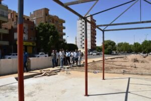 محافظ أسوان يتفقد المدخل الشمالي للمدينة والمنطقة المجاورة لخان أسوان ويوجه بسرعة إنهاء أعمال التطوير