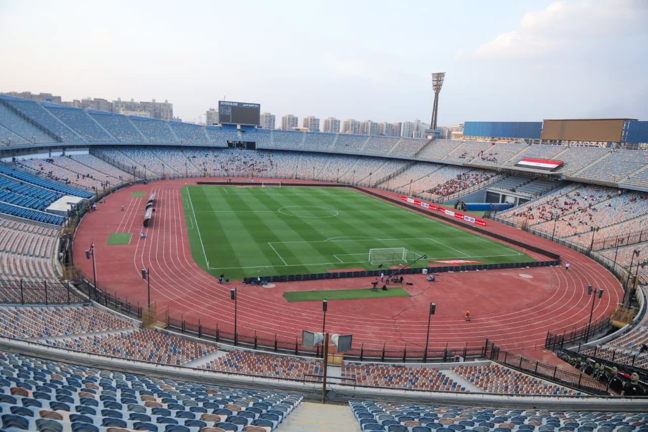 شاهد مدرجات استاد القاهرة قبل انطلاق مباراة منتخب مصر وأنجولا في تصفيات أمم أفريقيا 2027