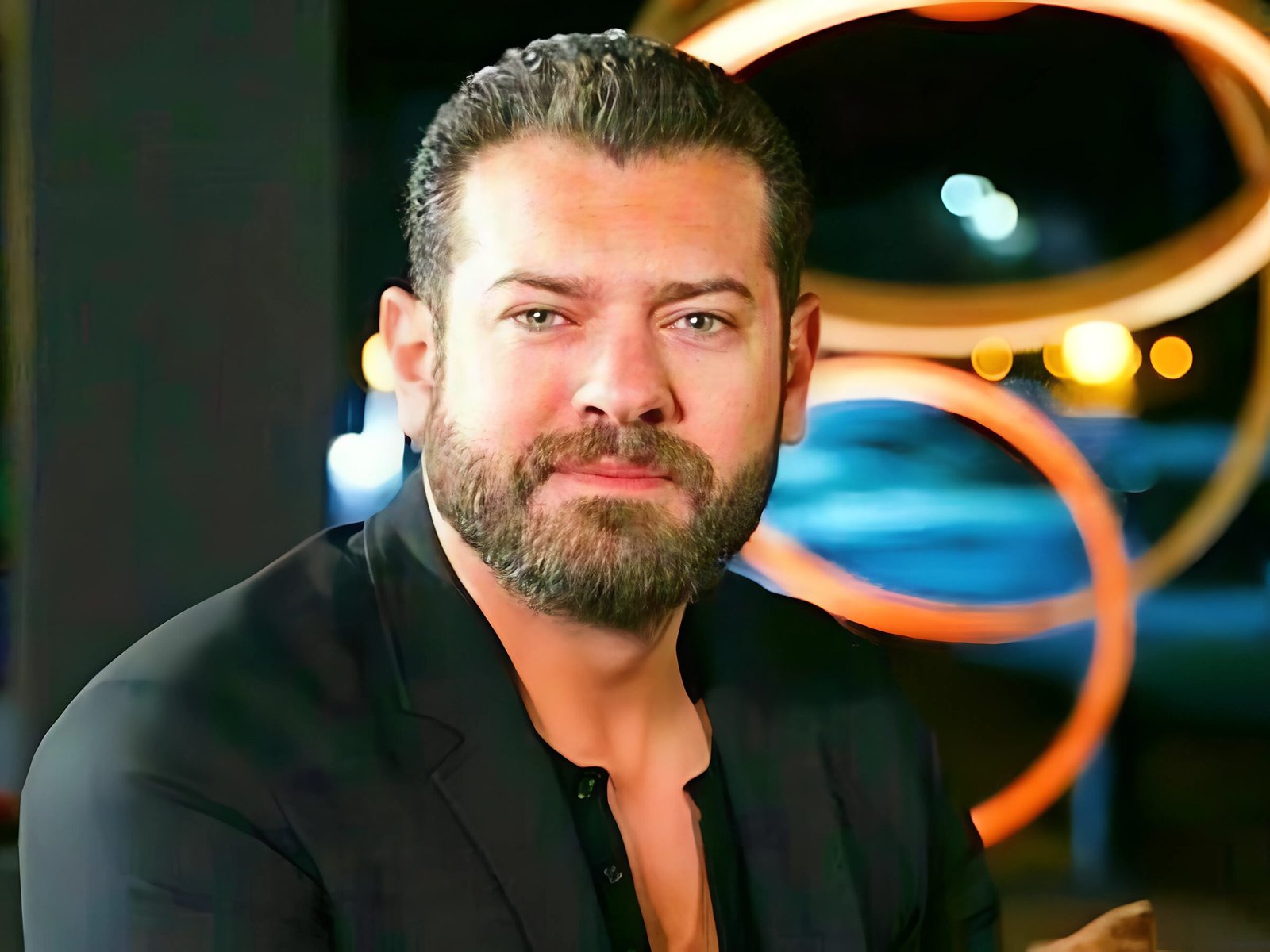 عمرو يوسف يكشف موقفه من التريند ويعلن تفاصيل جديدة عن «شقو 2»