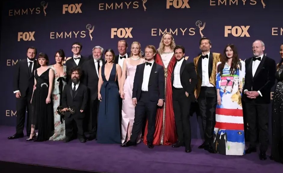 بدء توافد نجوم الفن على حفل توزيع جوائز Emmy 2026 وسط أجواء احتفالية ضخمة 3 بدء توافد نجوم الفن على حفل توزيع جوائز Emmy 2026 وسط أجواء احتفالية ضخمة