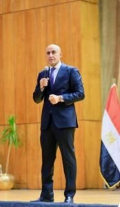 .. الاستعانة بغير العاملين بالتعليم والحصة بـ50 جنيهًا.. قرارات عاجلة لسد عجز المعلمين بالمدارس