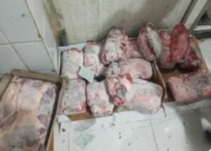 ضبط سلع غير صالحة للاستهلاك الآدمي في كفر الشيخ.. أسماك ولحوم ودواجن مجهولة المصدر 3 ضبط سلع غير صالحة للاستهلاك الآدمي في كفر الشيخ.. أسماك ولحوم ودواجن مجهولة المصدر