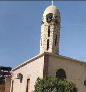 عادل إمام يبني مسجدًا بجوار منزله في المنصورية ويحرص على الصلاة فيه