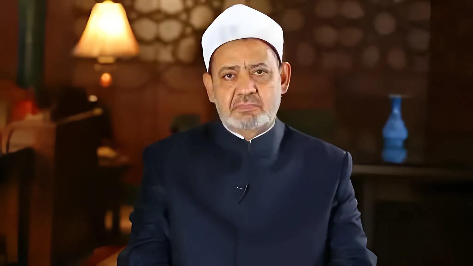 الأزهر يدين جريمة تمزيق المصحف الشريف في نيويورك ويؤكد: لا حرية في المساس بالمقدسات