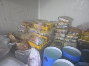 ضبط 12.277 طن من اللحوم ومخلفات الدواجن غير الصالحة للاستهلاك داخل منشأتين مخالفين بالإسكندرية