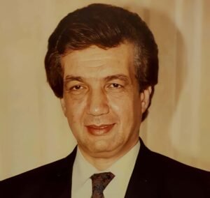 في ذكرى ميلاده.. أحمد سمير حكاية مذيع ماسبيرو الذي جمع بين الإعلام والفن ورحل فجأة عن 55 عامًا