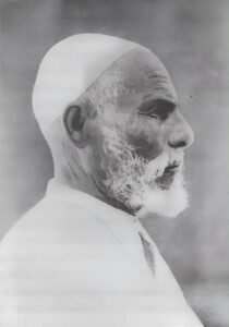 في ذكرى وفاته.. عمر المختار أسد الصحراء الذي قاوم الاحتلال الإيطالي حتى آخر لحظة 2 في ذكرى وفاته.. عمر المختار أسد الصحراء الذي قاوم الاحتلال الإيطالي حتى آخر لحظة