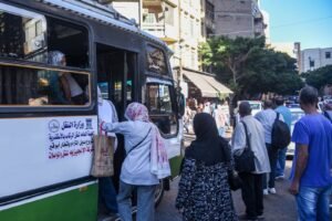 محافظ الإسكندرية يتابع انتظام منظومة النقل البديلة بمواقف سيدي بشر وفيكتوريا وباكوس
