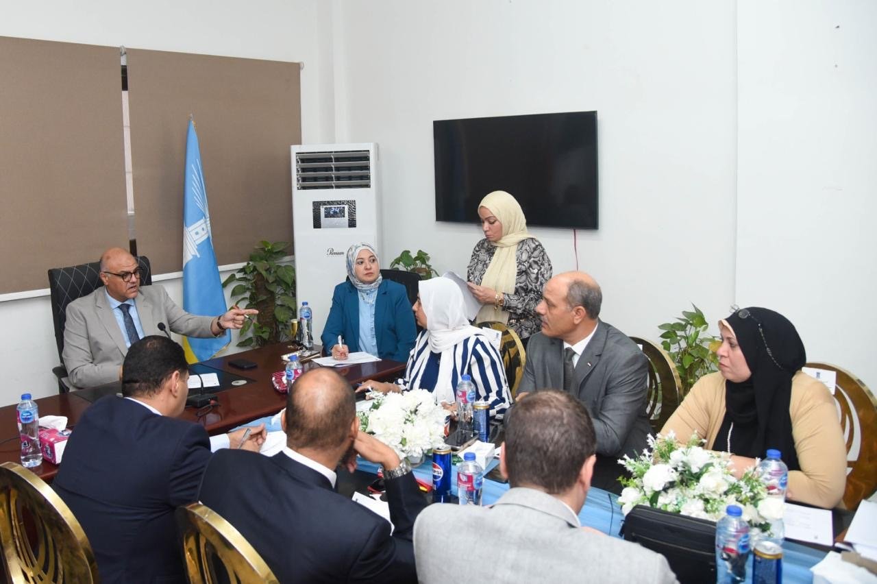 محافظ الإسكندرية: الشكاوى وخدمة المواطنين على رأس الأولويات.. 21 لقاءً جماهيريًا لمقابلة 530 مواطنًا