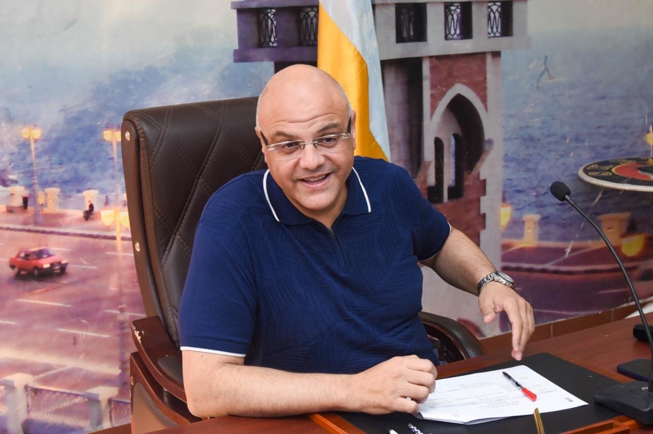 محافظ الإسكندرية يواصل لقاءاته الجماهيرية.. 7 فرص عمل فورية بينها 3 لذوي الهمم وحلول عاجلة لشكاوى المواطنين 2 محافظ الإسكندرية يواصل لقاءاته الجماهيرية.. 7 فرص عمل فورية بينها 3 لذوي الهمم وحلول عاجلة لشكاوى المواطنين