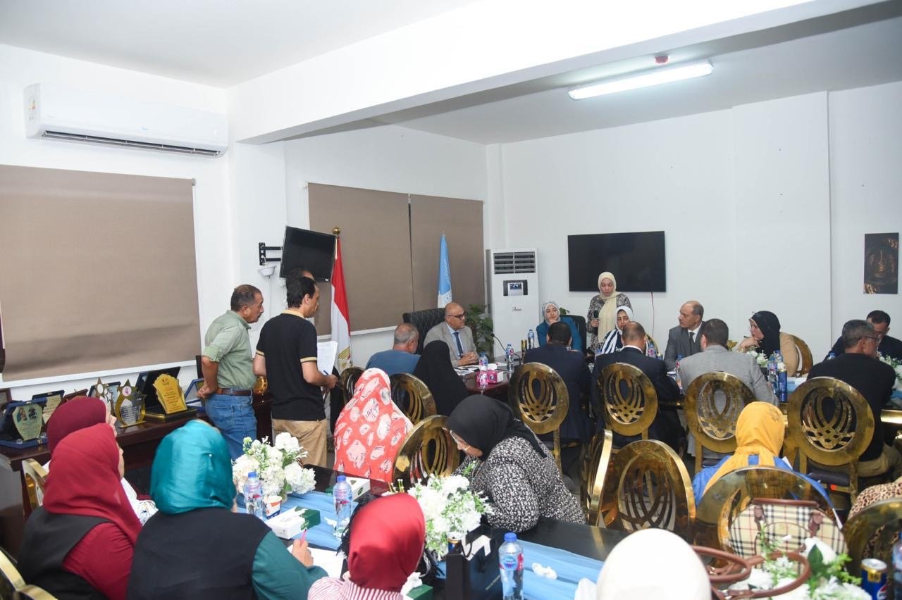 محافظ الإسكندرية: الشكاوى وخدمة المواطنين على رأس الأولويات.. 21 لقاءً جماهيريًا لمقابلة 530 مواطنًا