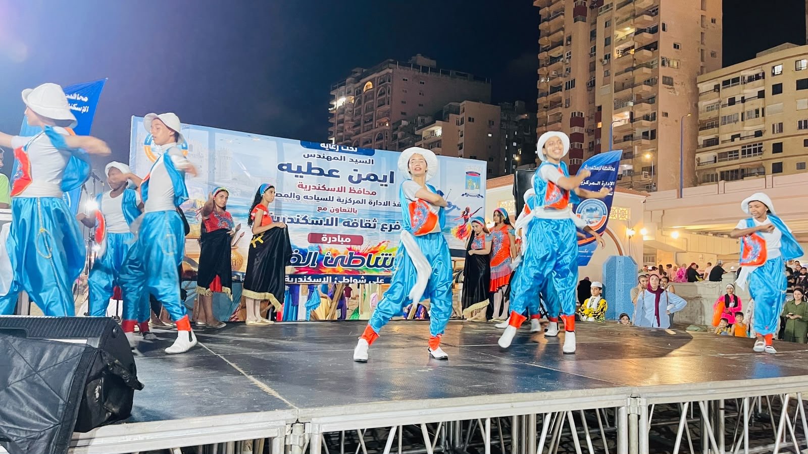 وسط أجواء احتفالية وتفاعل جماهيري.. «شاطئ الفن» يواصل فعالياته على شاطئ أبو هيف بالإسكندرية