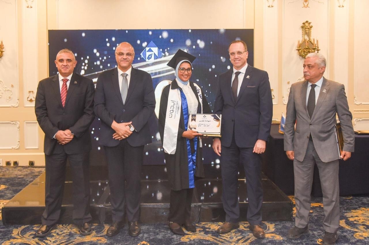 محافظ الإسكندرية يشهد تخرج الدفعة الـ50 من «إيجوث» ويؤكد دعم التعليم الفندقي وتأهيل الشباب لسوق العمل