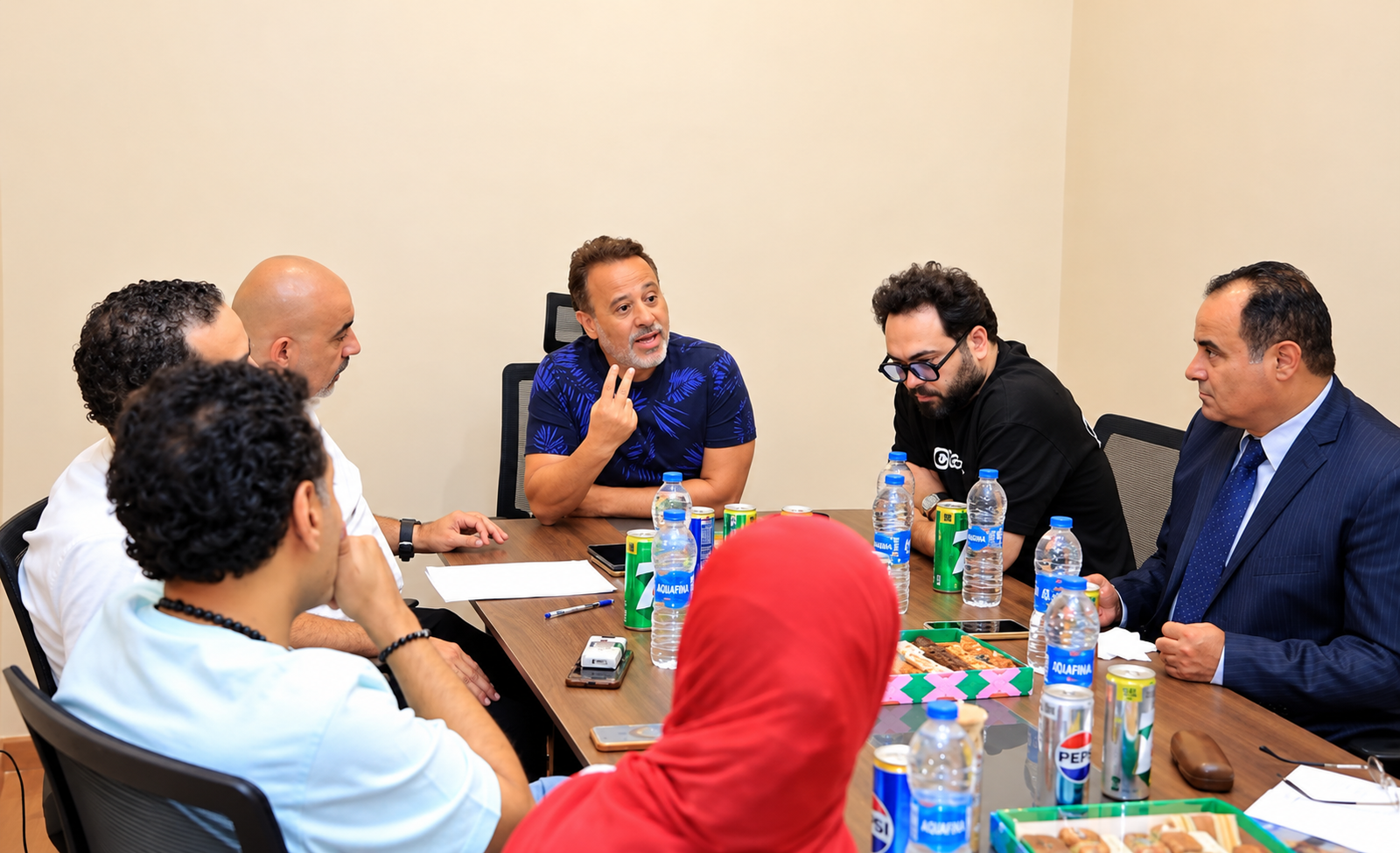 رئيس البيت الفني للمسرح يجتمع بمديري الفرق لمتابعة خطط الإنتاج وتطوير آليات العمل