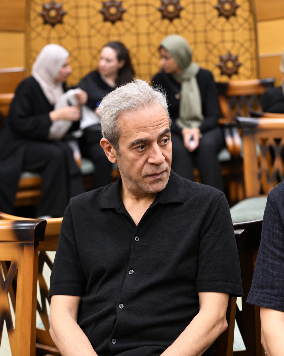 لقاء سويدان ومحمد رياض وصلاح عبد الله وصبري فواز يقدمون واجب العزاء للسيناريست أيمن سلامة في رحيل زوجته