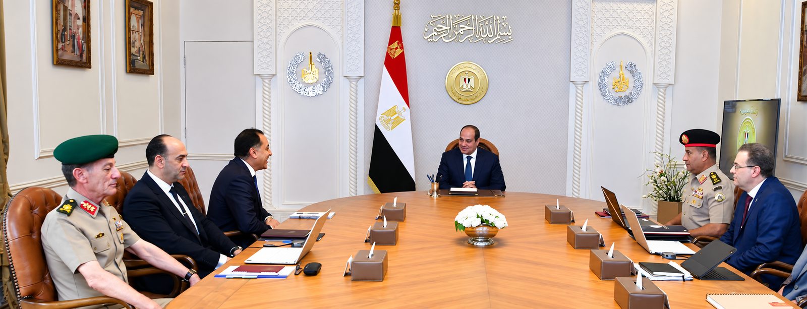 الرئيس السيسي يوجه بالتوسع في كارت الخدمات الحكومية والذكاء الاصطناعي لدعم التحول الرقمي في مصر 4 الرئيس السيسي يوجه بالتوسع في كارت الخدمات الحكومية والذكاء الاصطناعي لدعم التحول الرقمي في مصر