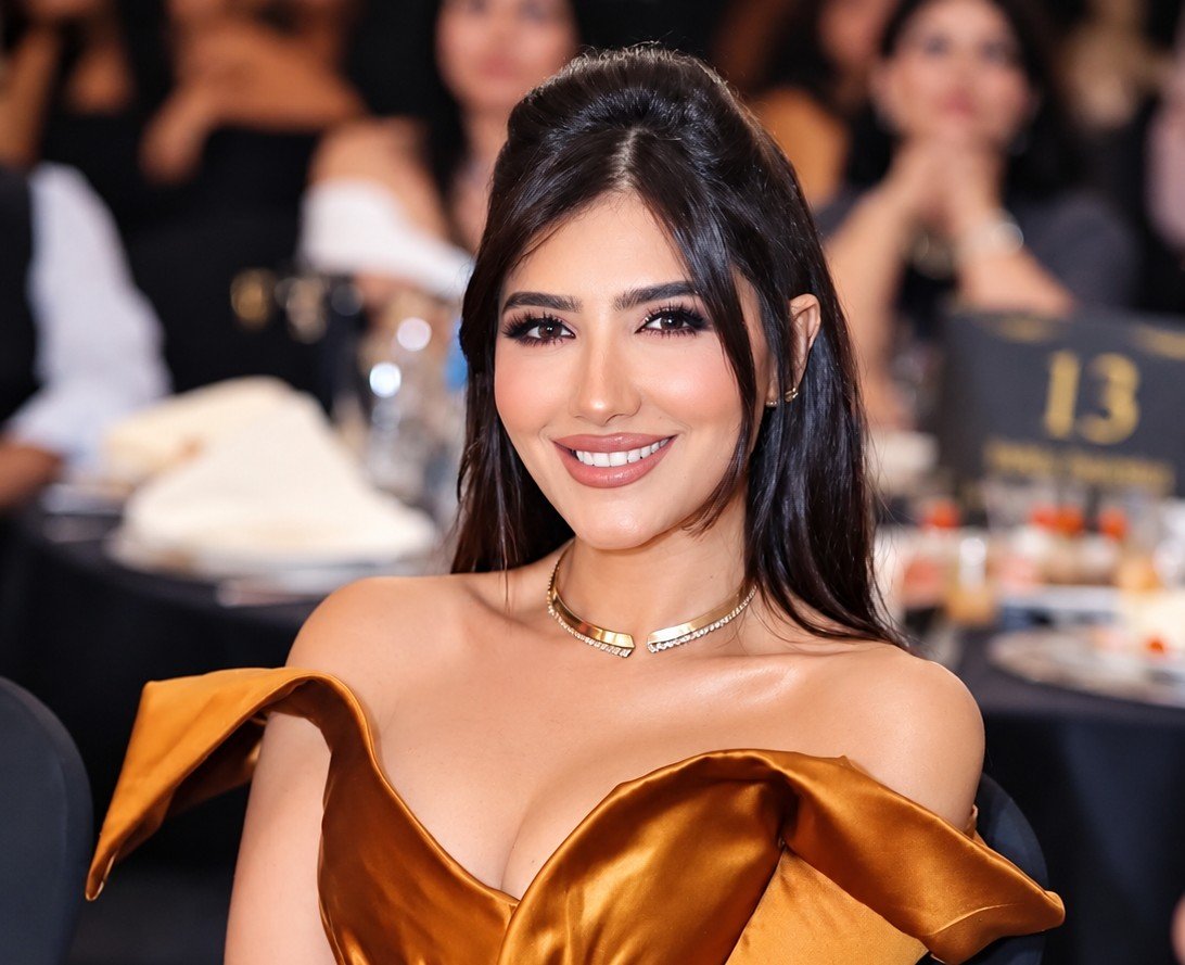 مي عمر تحصد جائزة أفضل ممثلة 2026 بتصويت الجمهور عن مسلسل «الست موناليزا» 4 مي عمر تحصد جائزة أفضل ممثلة 2026 بتصويت الجمهور عن مسلسل «الست موناليزا»