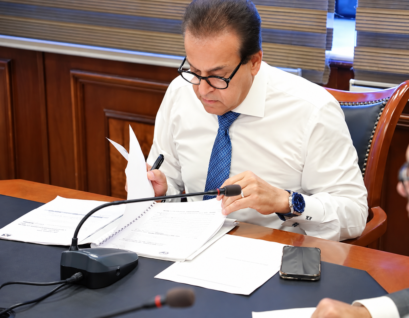 وزير الصحة يتابع خطط تطوير وإنشاءات التأمين الصحي الشامل بمحافظات المرحلة الثانية