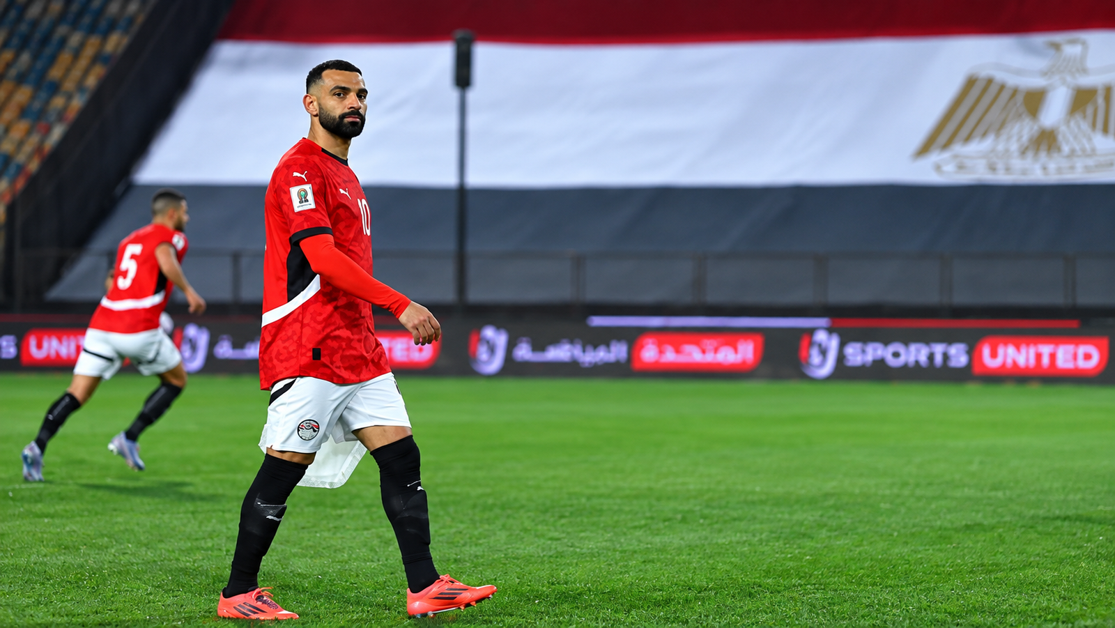 محمد صلاح يغادر معسكر منتخب مصر.. النجيل الصناعي وراء غيابه عن مواجهة جنوب السودان