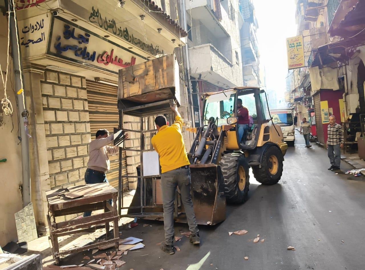 حملات مكبرة في الإسكندرية لإزالة الإشغالات.. ضبط أكثر من 620 حالة إشغال وإزالة تعديات بأربعة أحياء