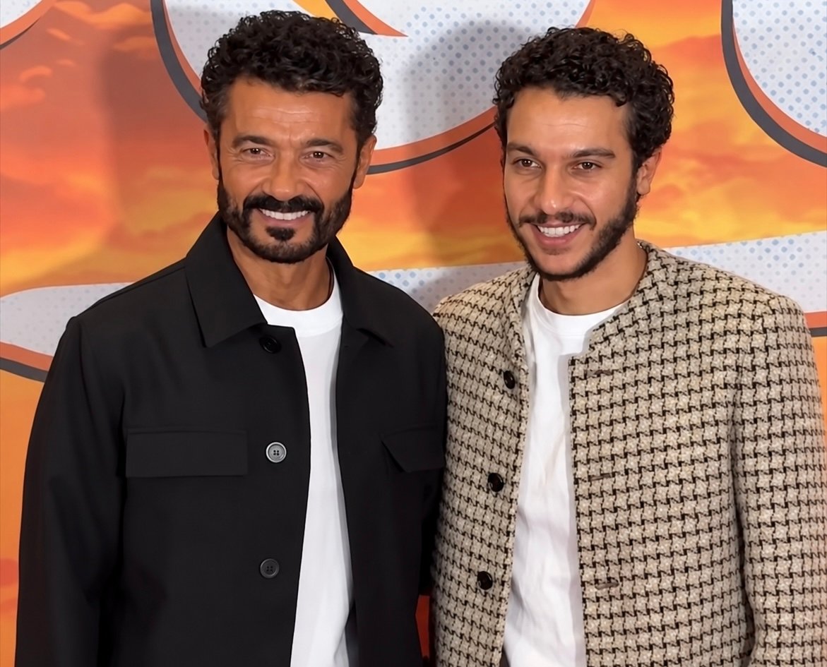 خالد النبوي يساند ابنه نور في العرض الخاص لفيلمه الجديد «ولا كان عالبال»