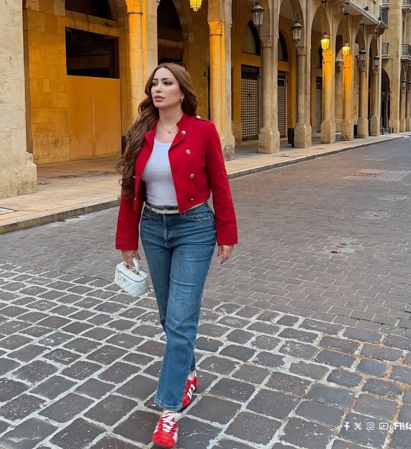 نسرين طافش تتألق في أحدث ظهور من شوارع بيروت وتشارك جمهورها أجواء الغروب