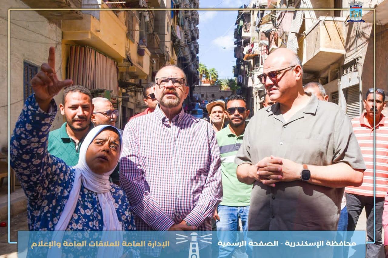 محافظ الإسكندرية يتفقد عقاري لامبروزو والمازني ويوجه باستمرار دعم الأسر المتضررة 2 محافظ الإسكندرية يتفقد عقاري لامبروزو والمازني ويوجه باستمرار دعم الأسر المتضررة