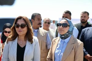 وزيرة التنمية المحلية ومحافظة الوادي الجديد تضعان حجر أساس المجمع الرائد لصناعات التمور بالفرافرة