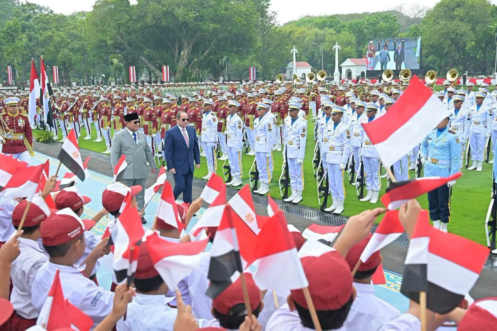 الرئيس السيسي يختتم زيارته إلى إندونيسيا ويؤكد تعزيز الشراكة الاستراتيجية بين البلدين