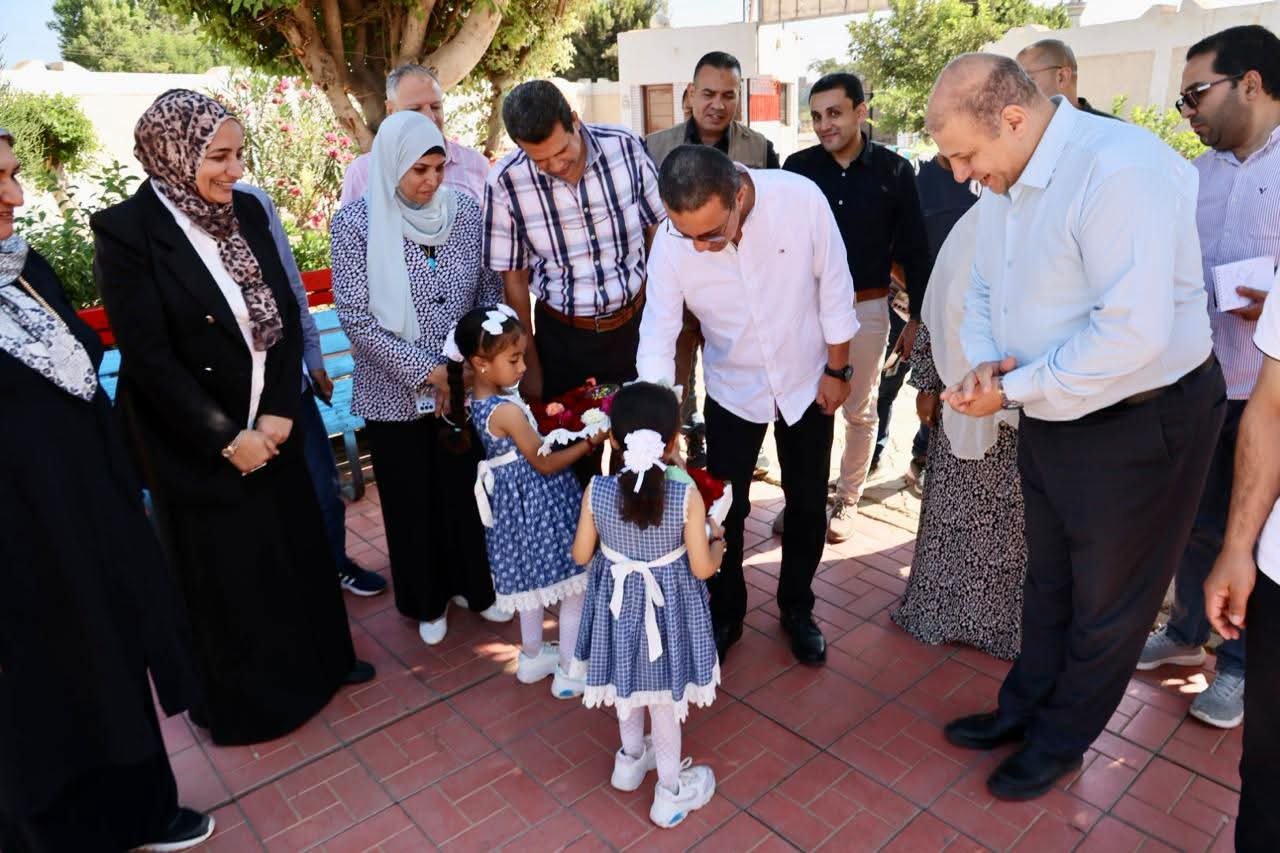محافظ المنوفية يتفقد حملة الكشف عن فيروس سي لطلاب الإعدادي بالباجور.. ويستهدف فحص 116 ألف طالب