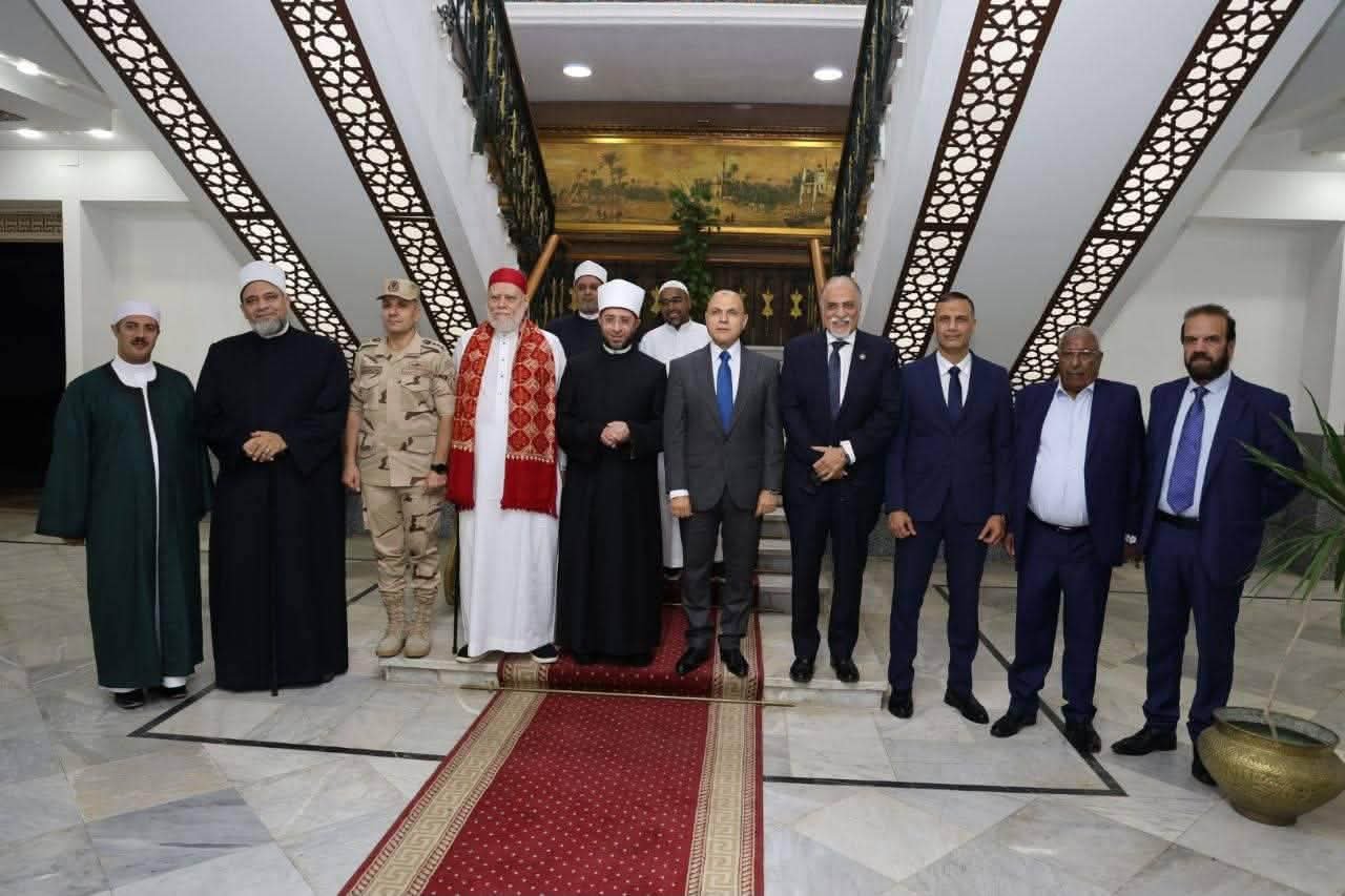 محافظ الغربية يستقبل وزير الأوقاف وقيادات دينية للمشاركة في احتفالات مولد السيد البدوي بطنطا 3 محافظ الغربية يستقبل وزير الأوقاف وقيادات دينية للمشاركة في احتفالات مولد السيد البدوي بطنطا
