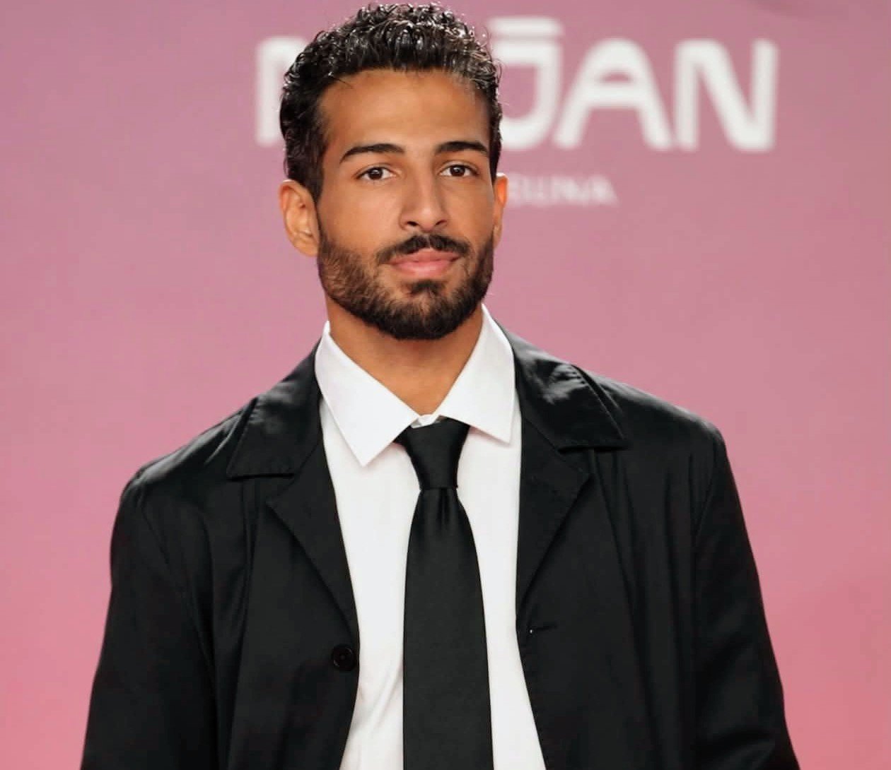 محمود عمرو ياسين يتألق بإطلالة كلاسيكية من CONCRETE في مهرجان الجونة السينمائي