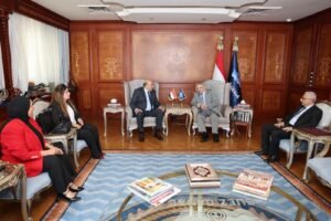 قناة السويس وبتروتريد تبحثان تجديد التعاون للتخلص الآمن من المخلفات البترولية وتعزيز الاستدامة البيئية 2 قناة السويس وبتروتريد تبحثان تجديد التعاون للتخلص الآمن من المخلفات البترولية وتعزيز الاستدامة البيئية