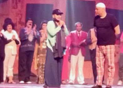 بعد 15 عامًا من الاعتزال.. آثار الحكيم تظهر من جديد وسط الجمهور في عرض «نوستالجيا 80/90»