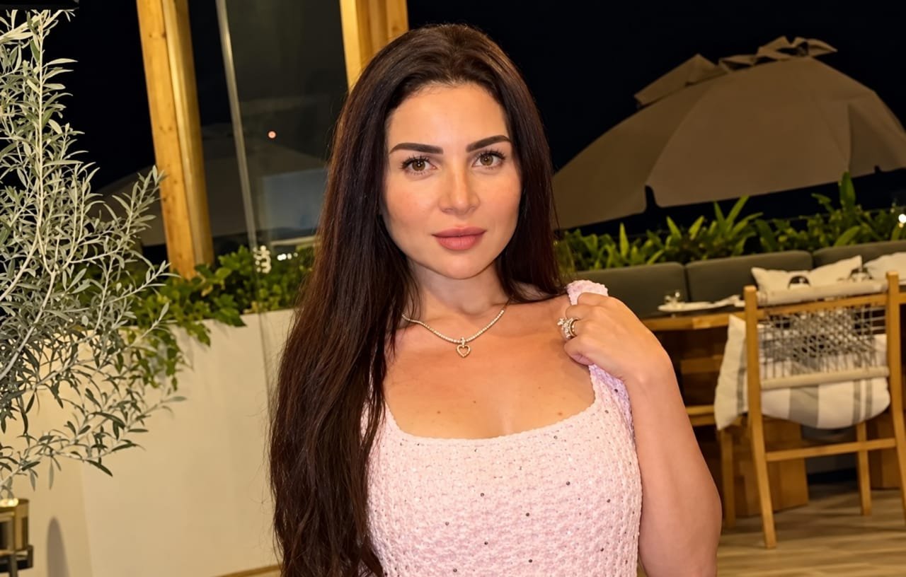 مي عز الدين توجه رسالة لافتة عن انتقاد الآخرين: «مش عضو لجنة تحكيم الدنيا»