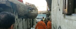 محافظة الإسكندرية تستجيب لشكوى أهالي حجر النواتية وتنفذ حملة لرفع الإشغالات ومخلفات فرز القمامة 3 محافظة الإسكندرية تستجيب لشكوى أهالي حجر النواتية وتنفذ حملة لرفع الإشغالات ومخلفات فرز القمامة