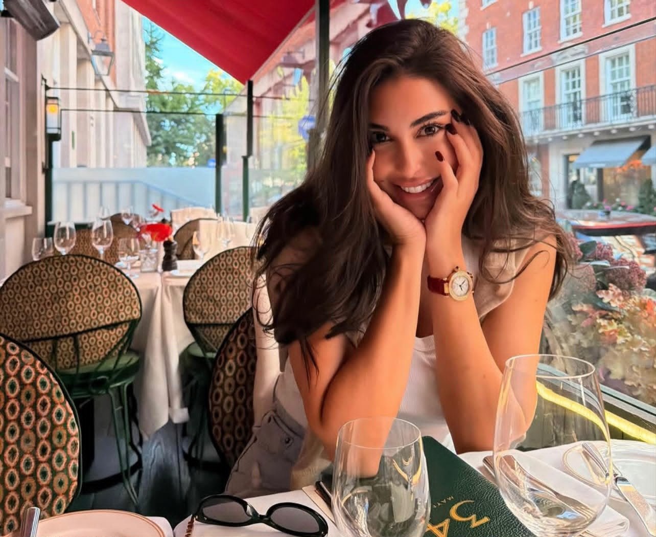 ياسمين صبري في لندن.. إطلالة جديدة ورسالة قصيرة: «Hello London»
