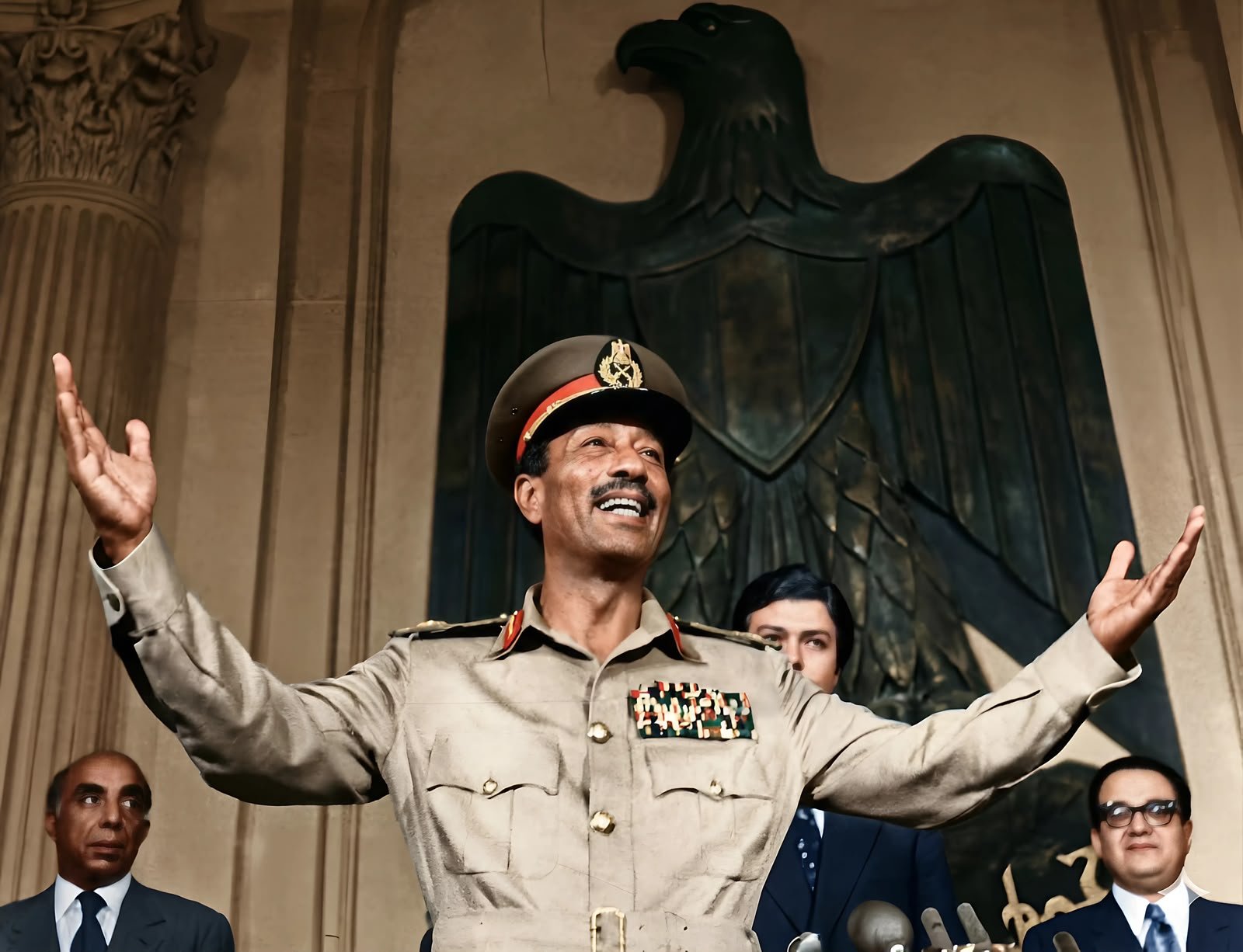 في ذكرى وفاته.. أنور السادات بطل حرب أكتوبر وصاحب قرار العبور وصانع السلام