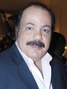 في ذكرى وفاة طلعت زكريا.. رحلة فنان صنع البسمة وترك بصمة مميزة في الكوميديا المصرية