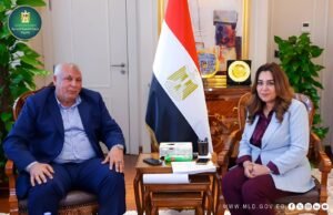 وزيرة التنمية المحلية والبيئة تتابع مع محافظ مطروح مشروعات الخطة الاستثمارية وتطوير منظومة النظافة
