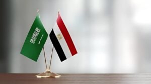 «بيوتنا وقلوبنا مفتوحة ليكم».. المصريون يتضامنون مع السعوديين بعد تعطل رحلات الطيران