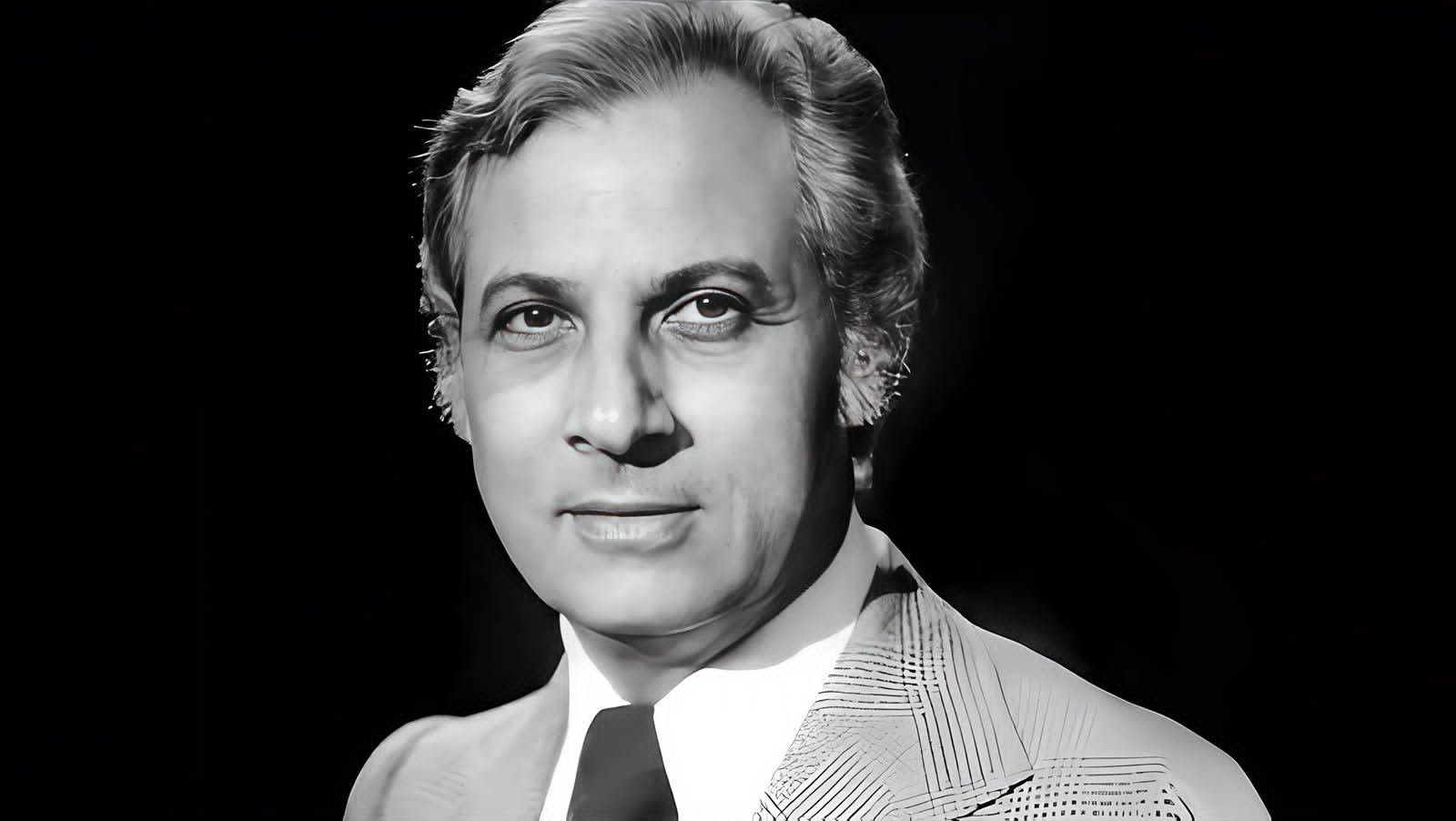 في ذكرى وفاته.. عمر الحريري صاحب الحضور الراقي الذي ترك بصمة لا تُنسى في السينما والمسرح 4 في ذكرى وفاته.. عمر الحريري صاحب الحضور الراقي الذي ترك بصمة لا تُنسى في السينما والمسرح