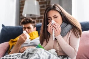 لماذا يتغير مذاق الطعام عند الإصابة بالزكام؟ العلاقة بين الشم والتذوق وأسرار فقدان النكهة