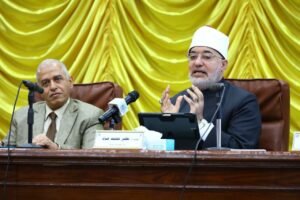 مفتي الجمهورية من جامعة الفيوم: الوعي سلاح الشباب لمواجهة التضليل ومخاطر الذكاء الاصطناعي