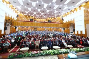 مفتي الجمهورية من جامعة الفيوم: الوعي سلاح الشباب لمواجهة التضليل ومخاطر الذكاء الاصطناعي